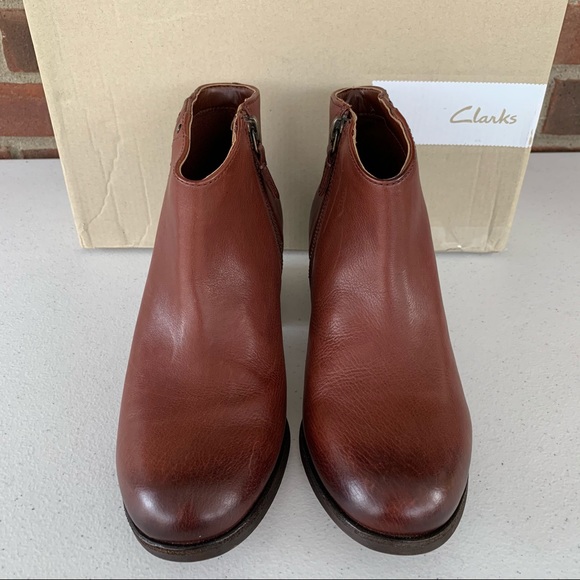 Clarks Brown Leather Ankle Booties with Western Flair - Picture 2 of 8